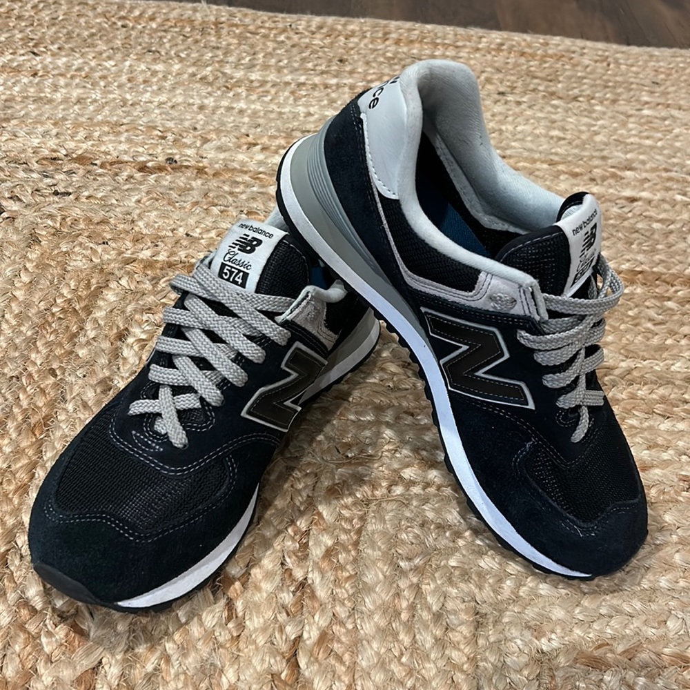 New Balance 574 Classic Black Core Shoe Men’s US Size 10 ML574RGK